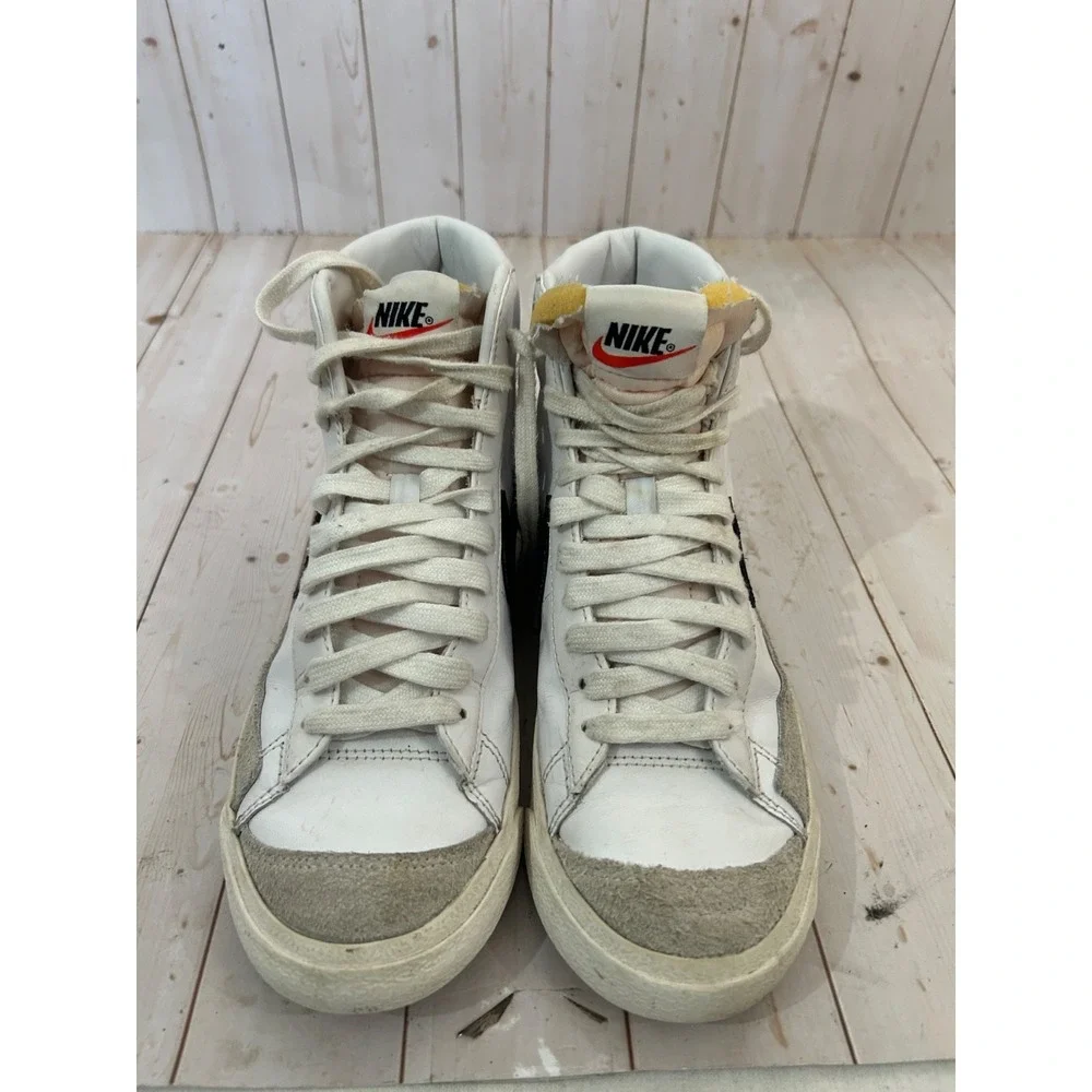 Nike Blazer Mid 77‎ Vintage White Black Women's Size 7 CZ1055-100 Pre-Owned